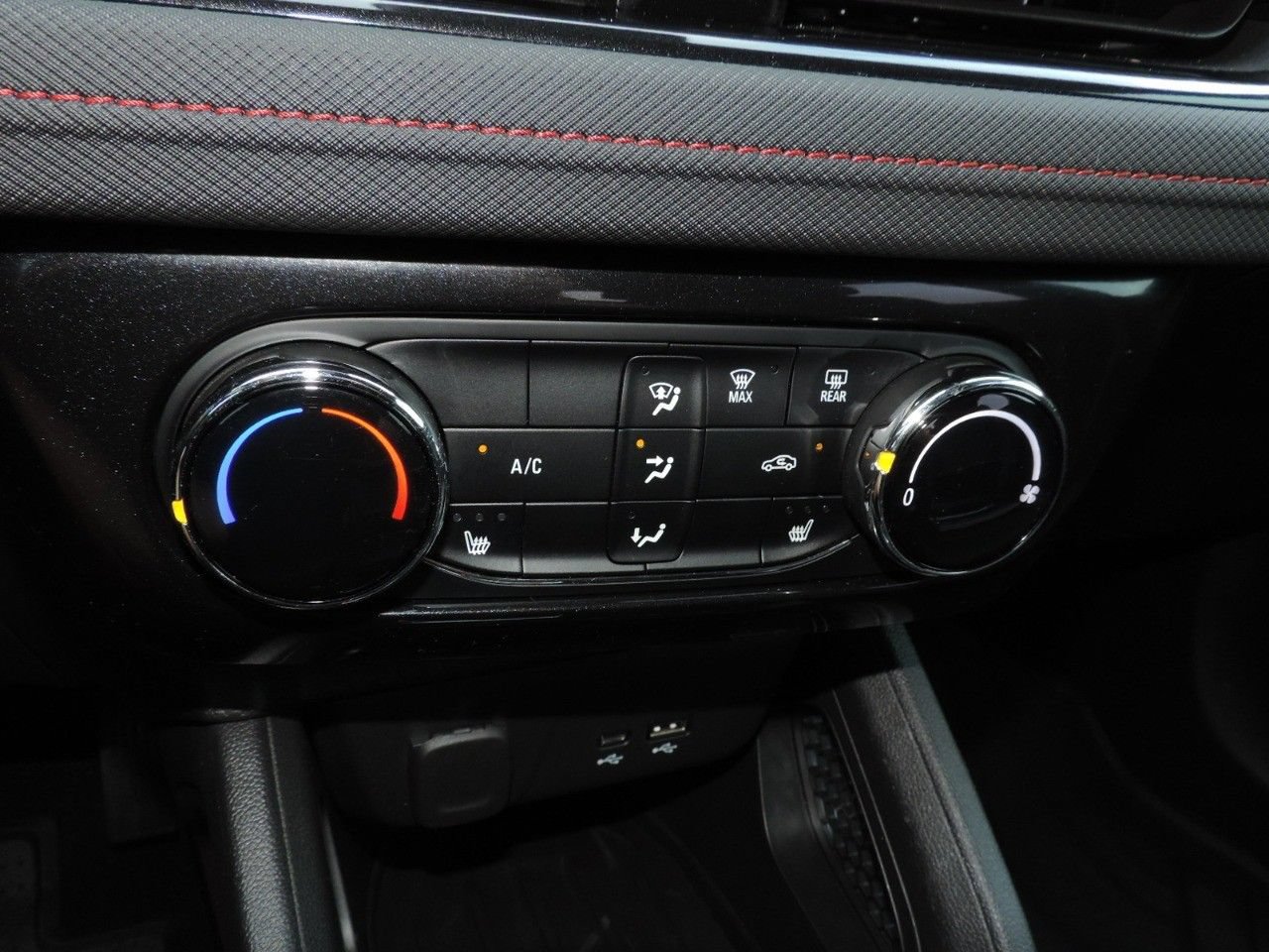 Used 2024 Chevrolet TrailBlazer RS w/ Driver Confidence Package FWD image 24