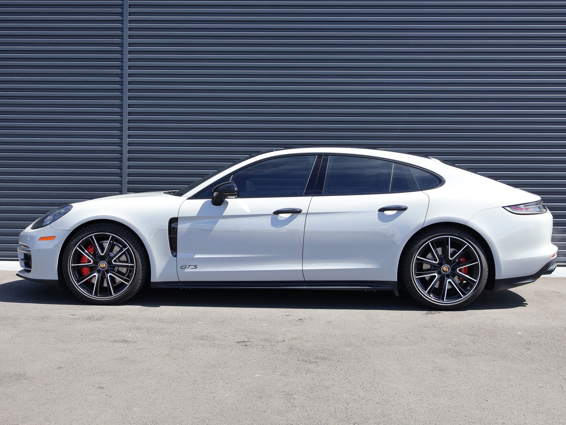 Certified 2023 Porsche Panamera GTS image 2