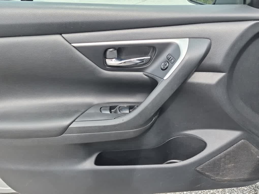 Used 2017 Nissan Altima 2.5 S w/ Power Driver Seat Package FWD image 9