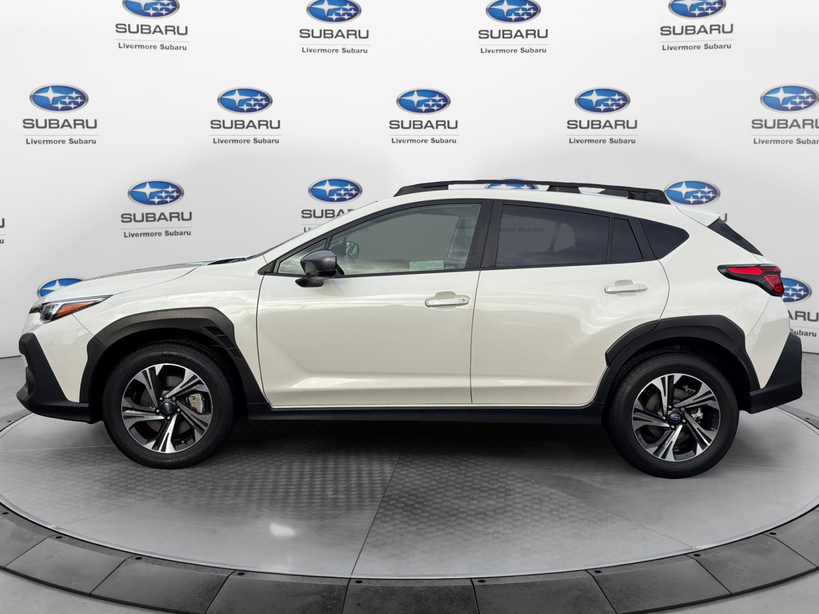Used 2024 Subaru Crosstrek 2.0i Premium w/ Popular Package #3 AWD/4WD image 3