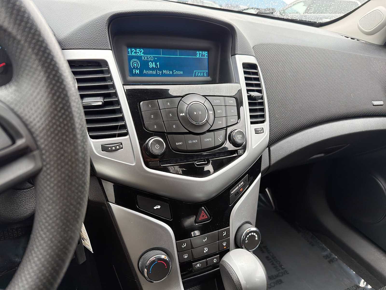 Used 2015 Chevrolet Cruze LT FWD image 22