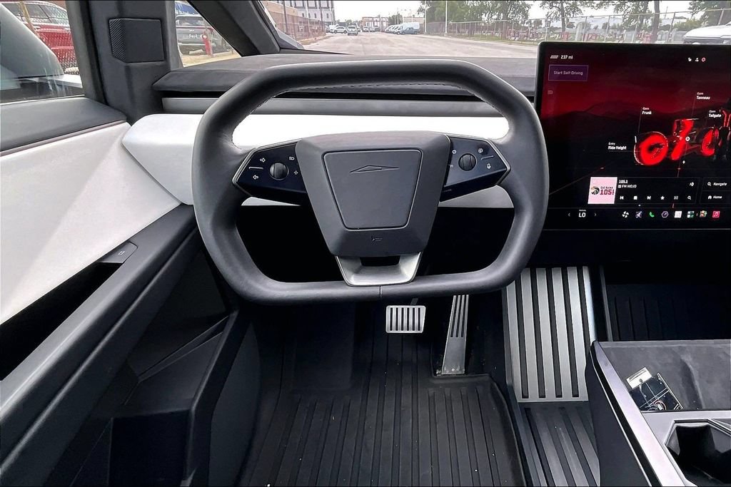 Used 2024 Tesla Cybertruck Cyberbeast AWD/4WD image 5