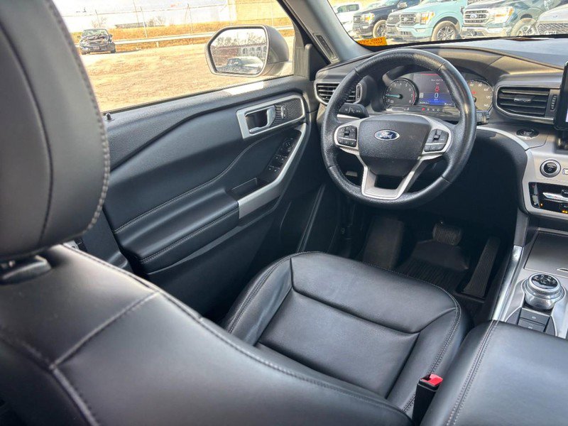 Used 2022 Ford Explorer XLT w/ Equipment Group 202A image 16