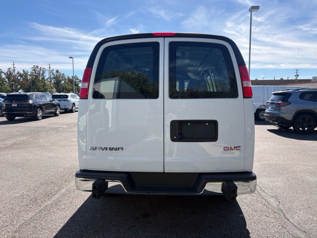 Used 2025 GMC Savana 2500 w/ Driver Convenience Package RWD image 4