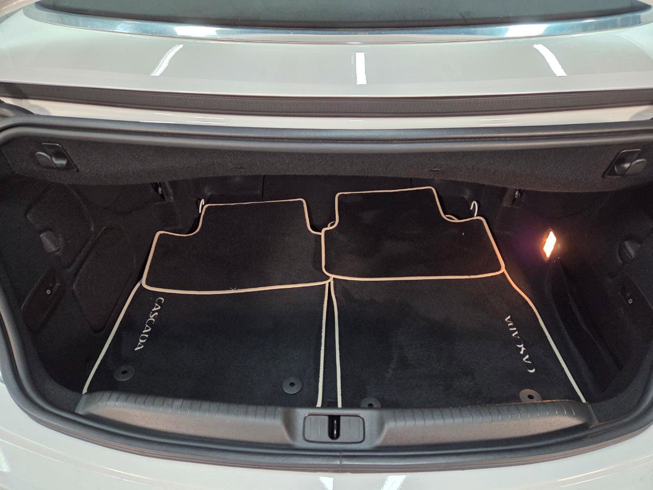 Used 2018 Buick Cascada Premium image 9