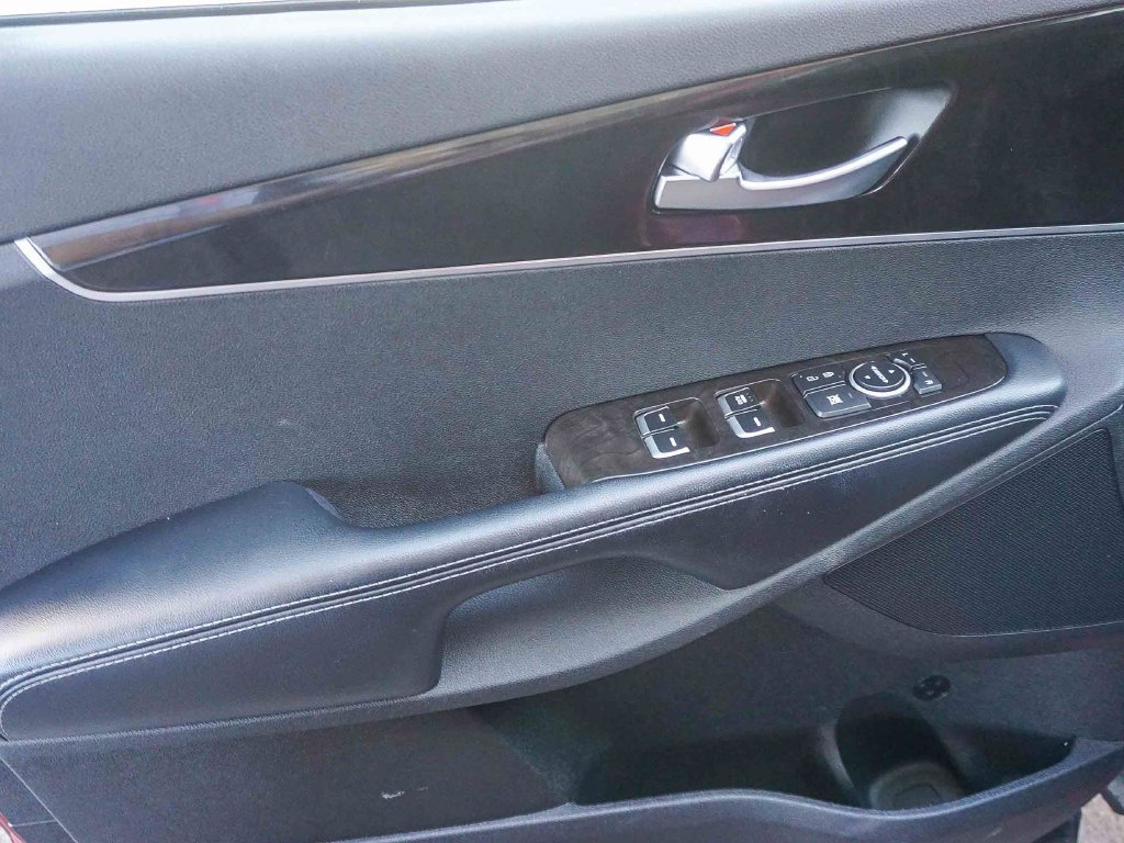 Used 2017 Kia Sorento EX FWD image 19