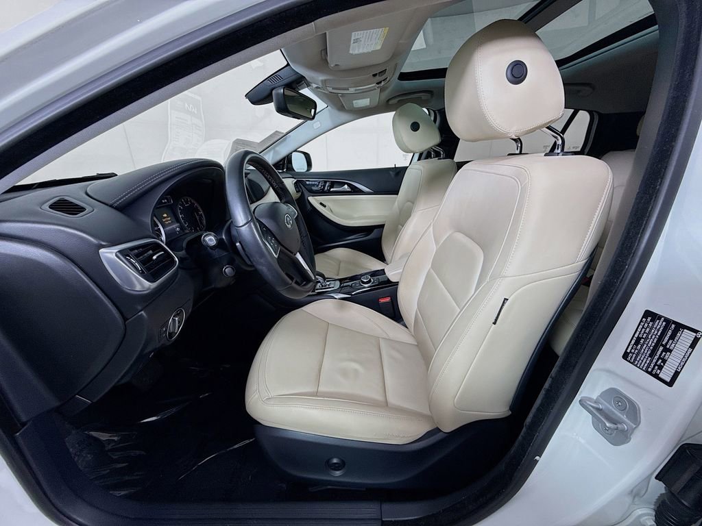 Used 2018 INFINITI QX30 Premium w/ Navigation Package image 28