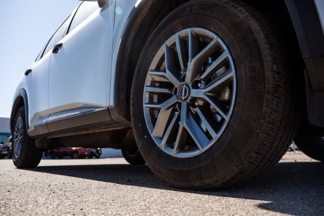 Used 2024 Nissan Rogue S AWD/4WD image 11