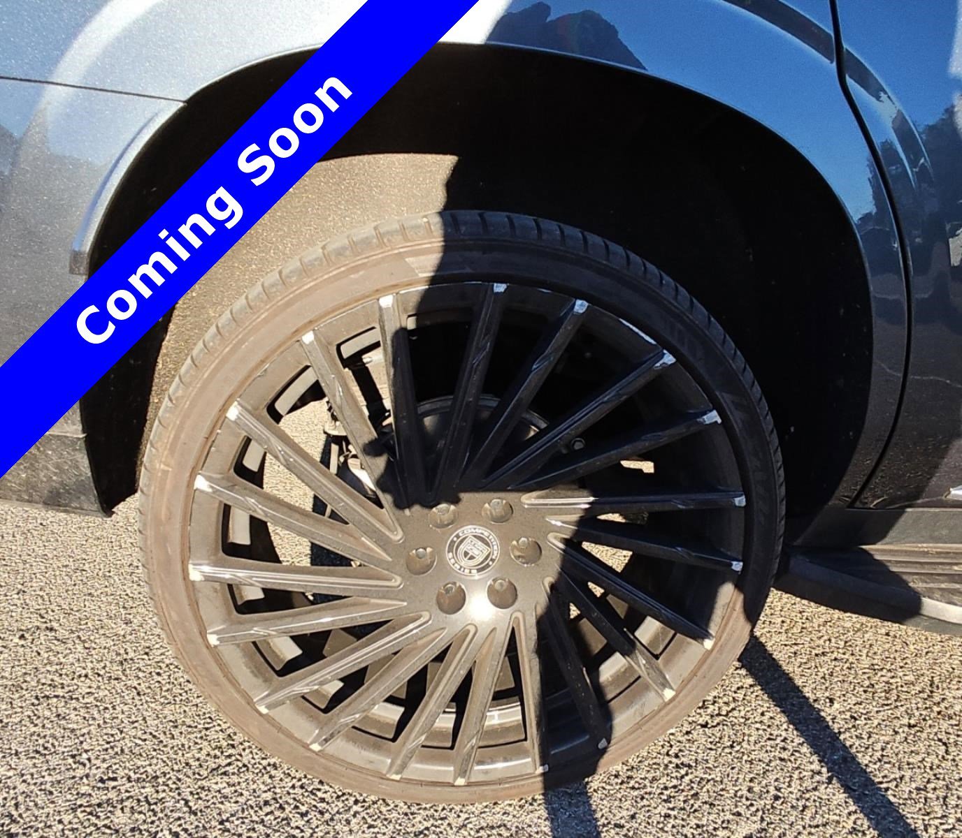 Used 2021 Cadillac Escalade Premium Luxury image 22