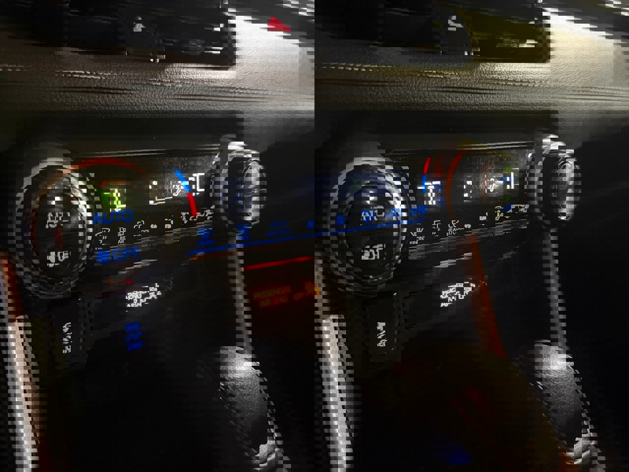 Used 2021 Toyota RAV4 LE image 21