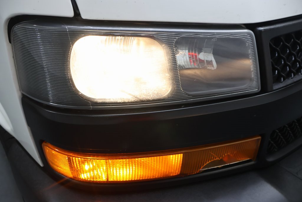 Used 2020 Chevrolet Express 3500 w/ Driver Convenience Package image 23