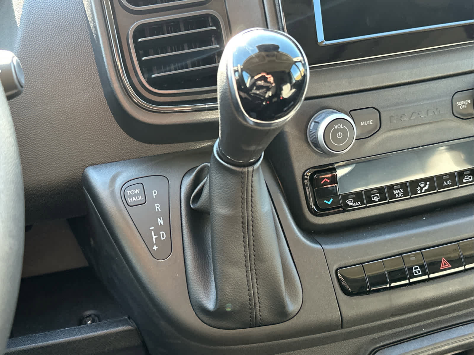 New 2025 RAM ProMaster 2500 image 37