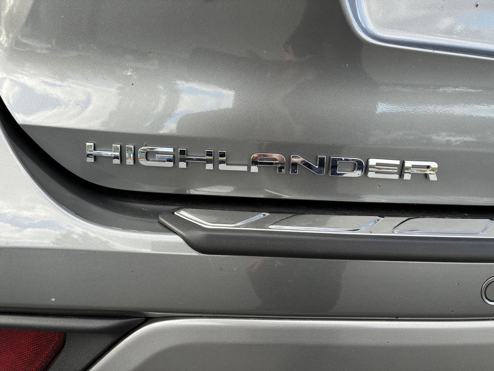 Used 2026 Toyota Highlander Limited AWD/4WD image 10