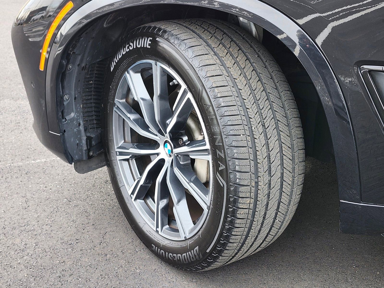 Used 2021 BMW X5 xDrive40i w/ M Sport Package image 34