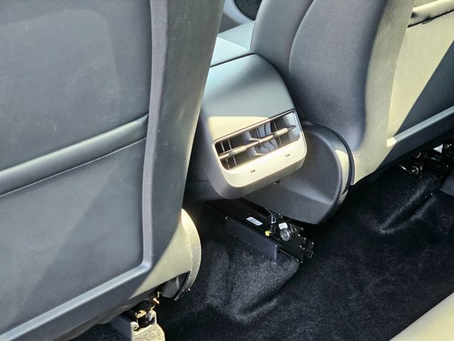 Used 2023 Tesla Model Y Long Range AWD/4WD image 25