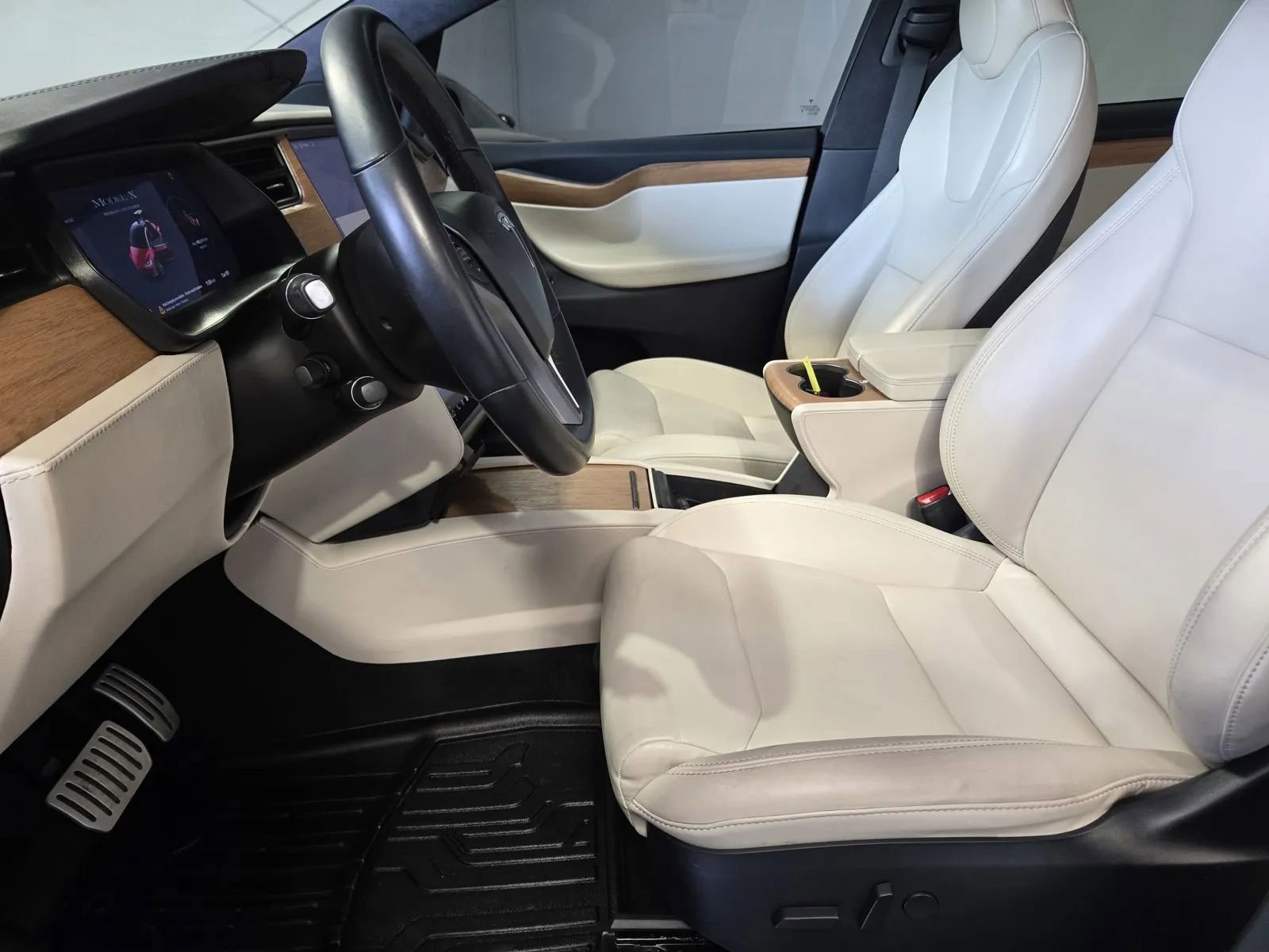 Used 2020 Tesla Model X Performance image 14