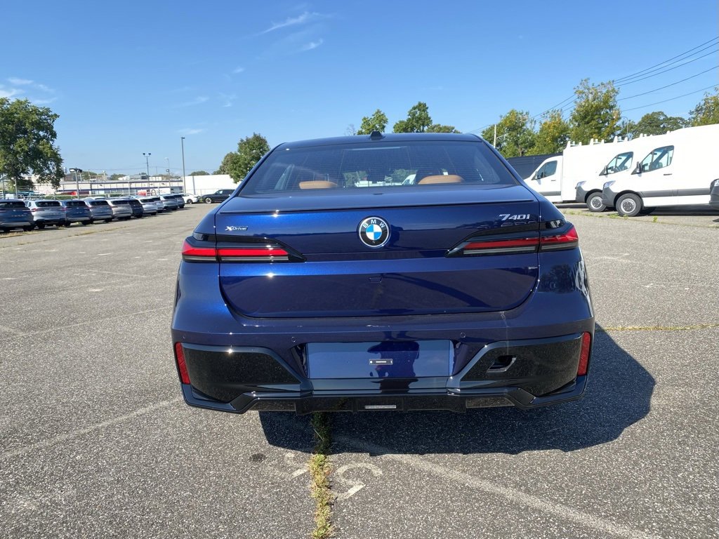 New 2026 BMW 740i xDrive w/ Premium Package image 3