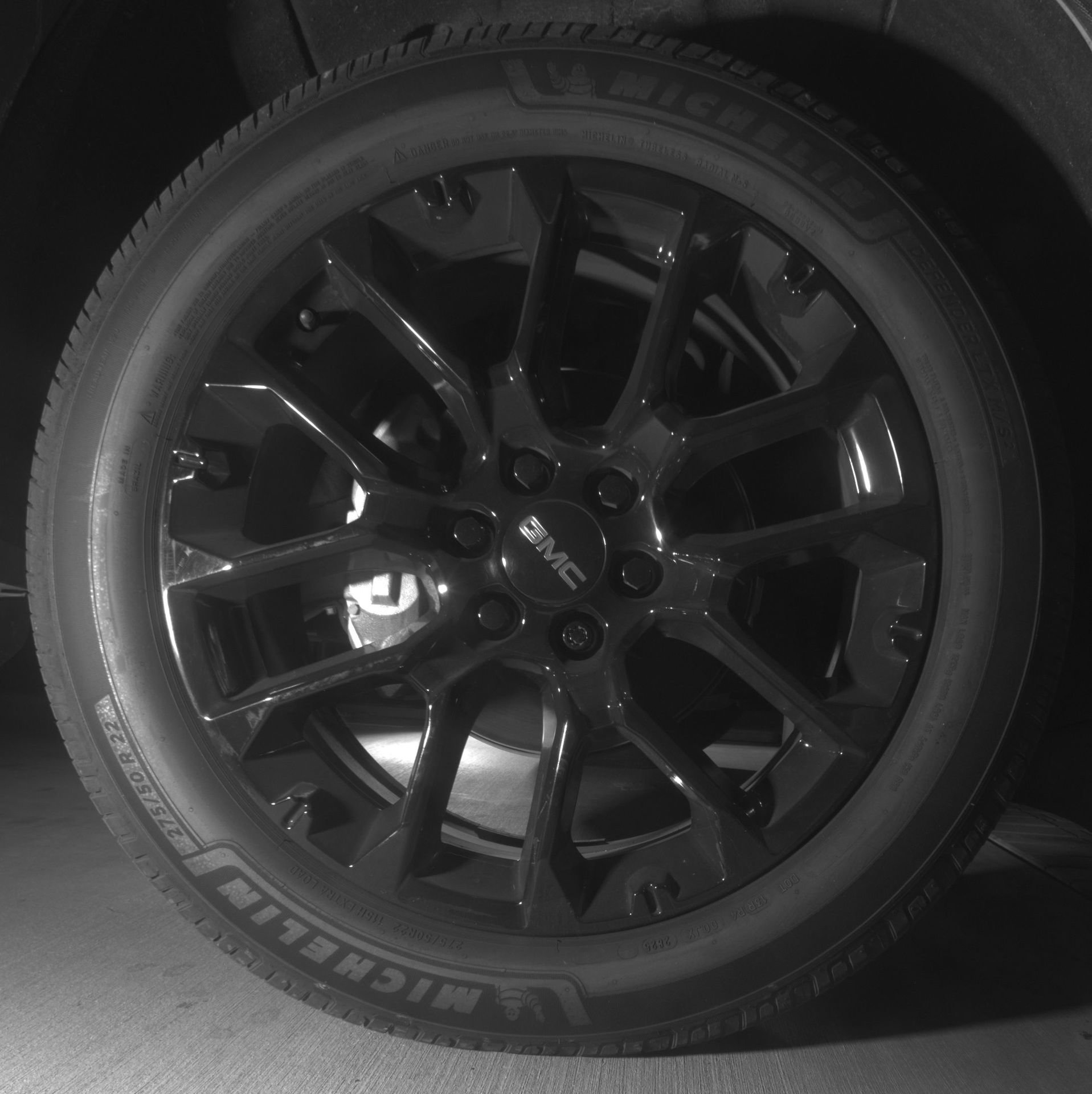 Used 2023 GMC Yukon SLT w/ SLT Premium Package image 7