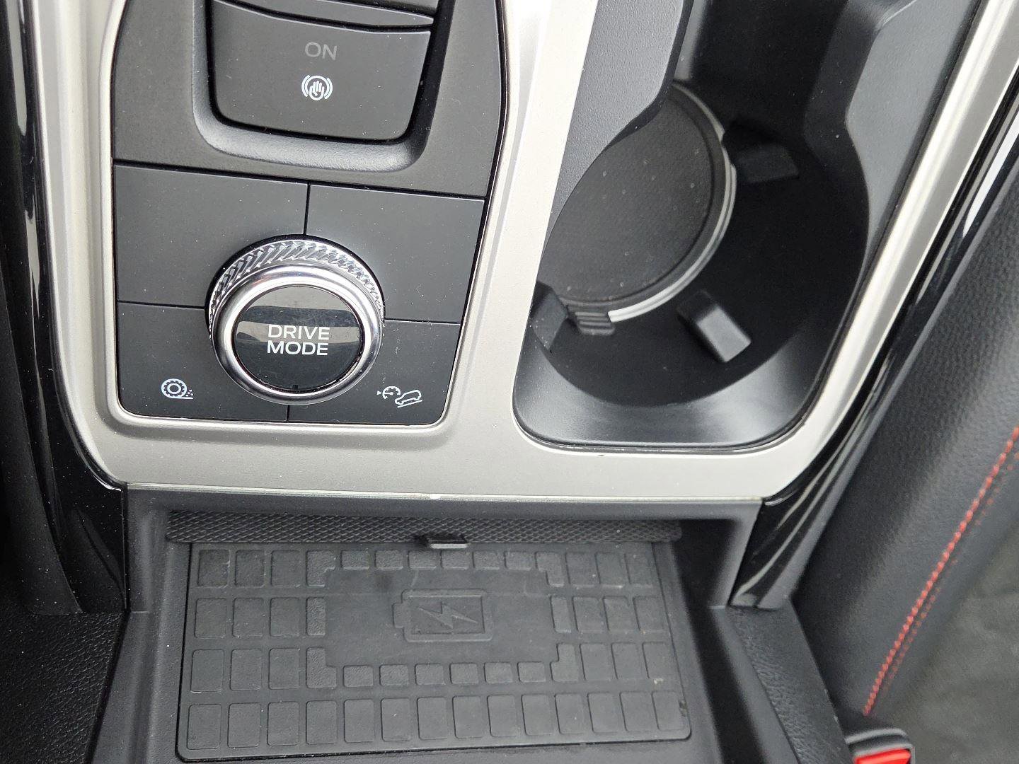 Used 2023 Ford Explorer ST-Line w/ Class IV Trailer Tow Package AWD/4WD image 8