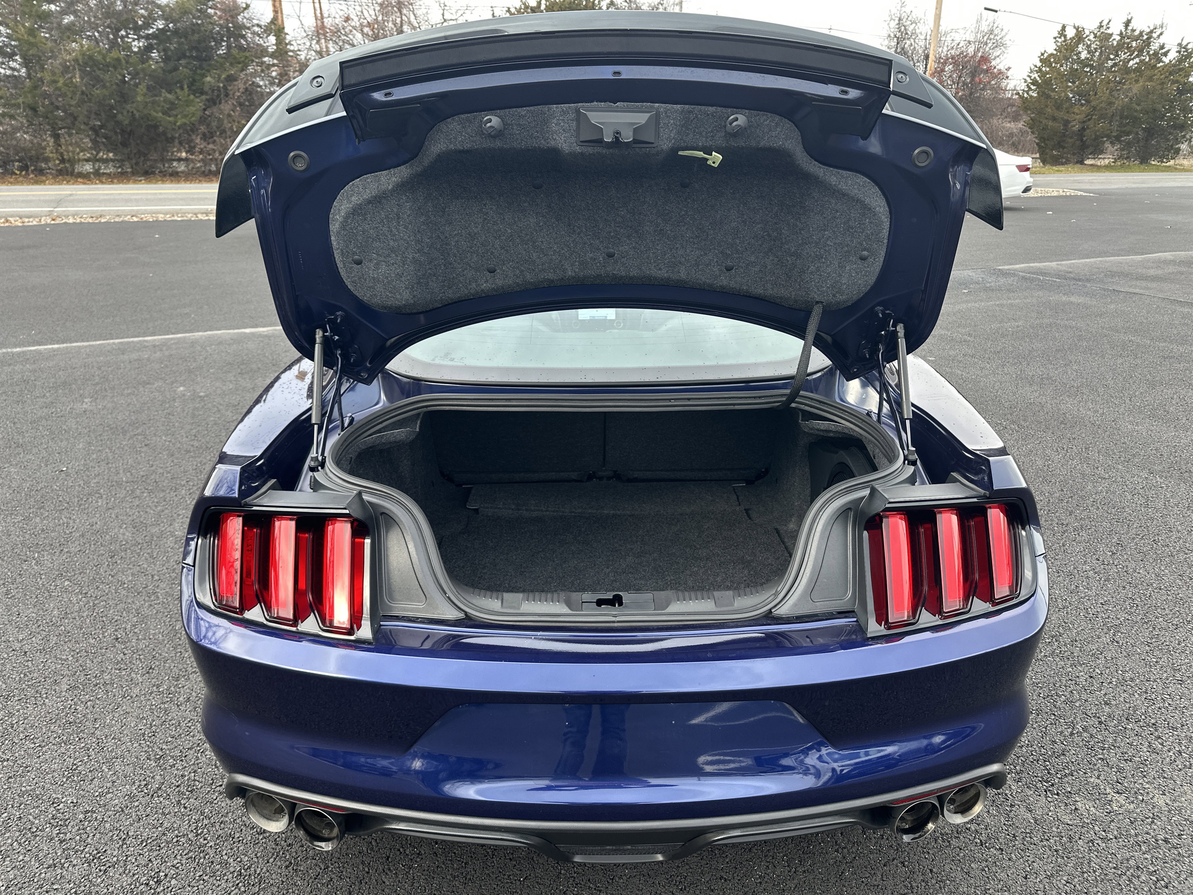 Used 2020 Ford Mustang Shelby GT350 w/ Technology Package image 31