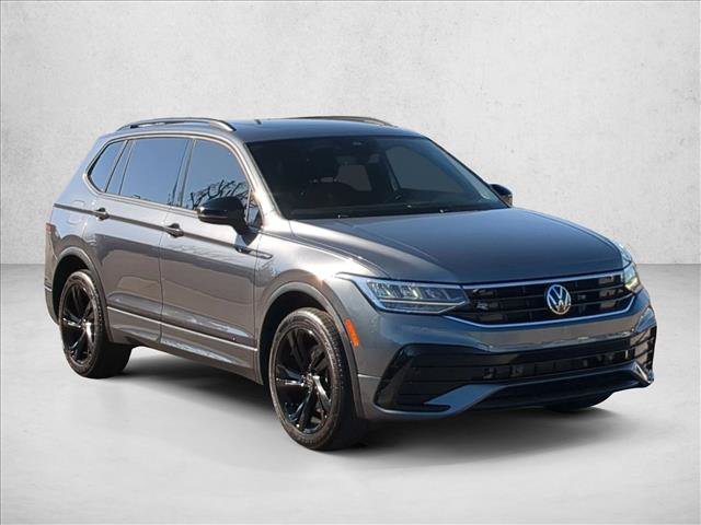 Used 2023 Volkswagen Tiguan SE R-Line FWD image 3