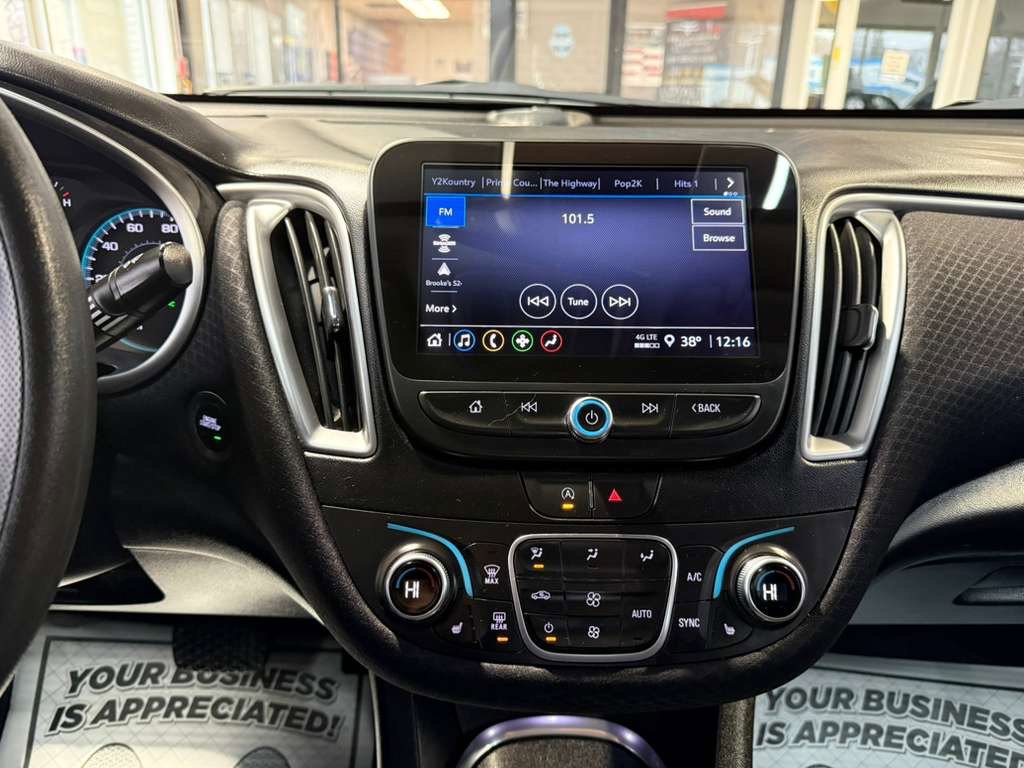 Used 2025 Chevrolet Malibu LT FWD image 16