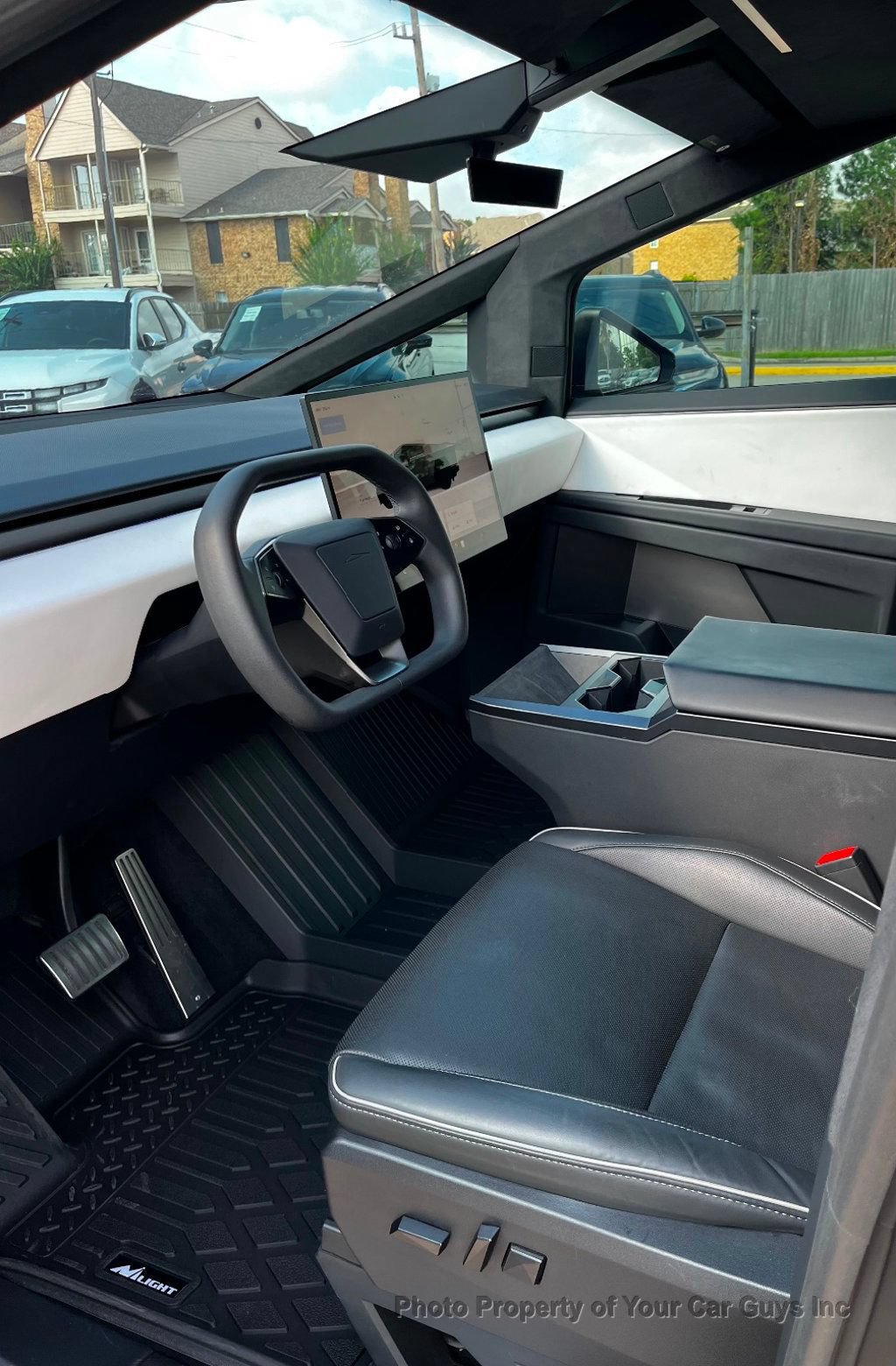 Used 2025 Tesla Cybertruck AWD Crew Cab image 14