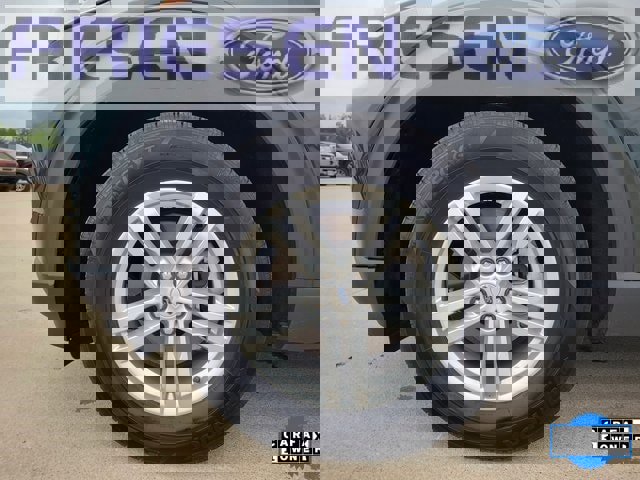 Used 2023 Ford Explorer XLT w/ Equipment Group 202A image 8