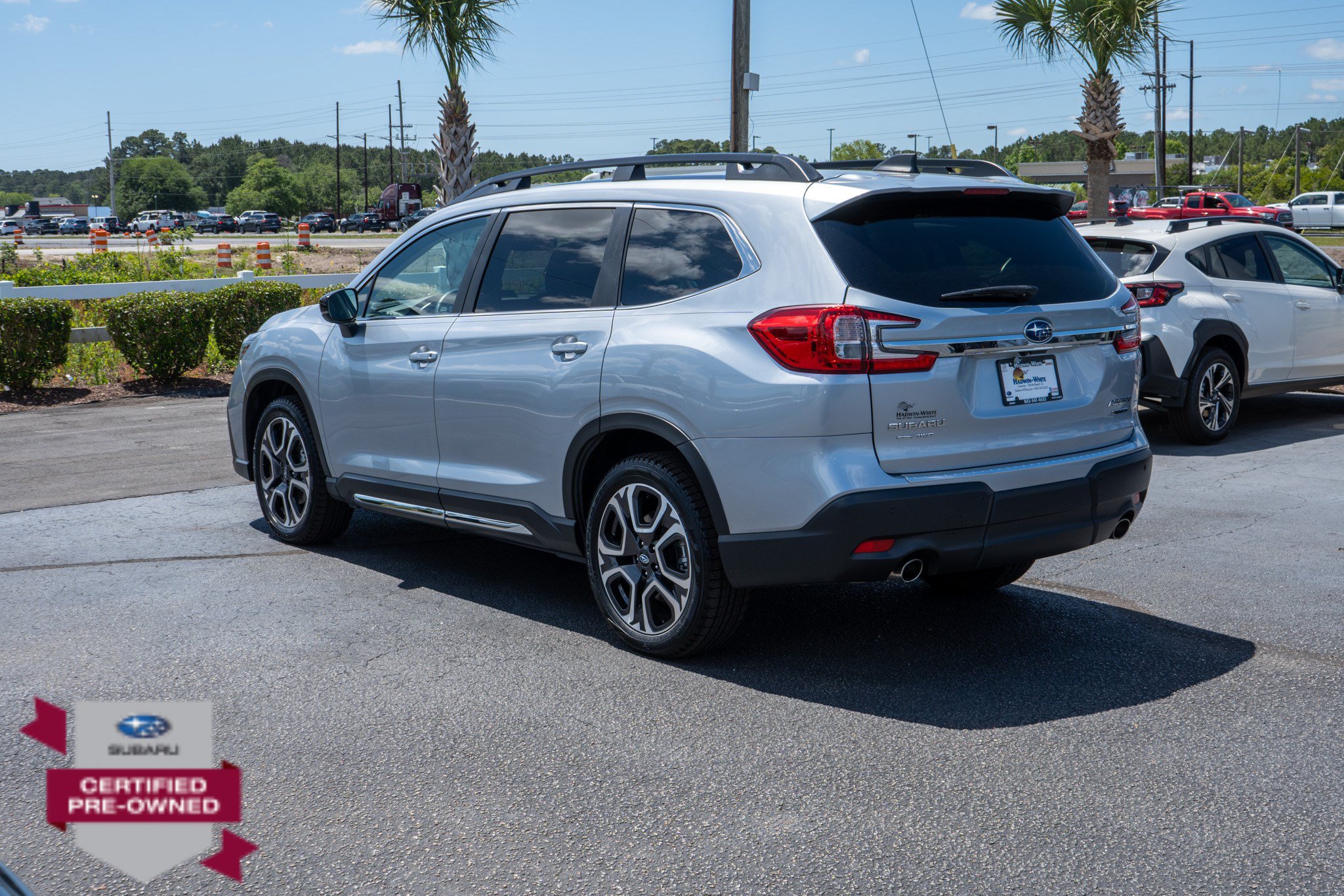 Used 2024 Subaru Ascent Limited w/ Technology Package AWD/4WD image 5