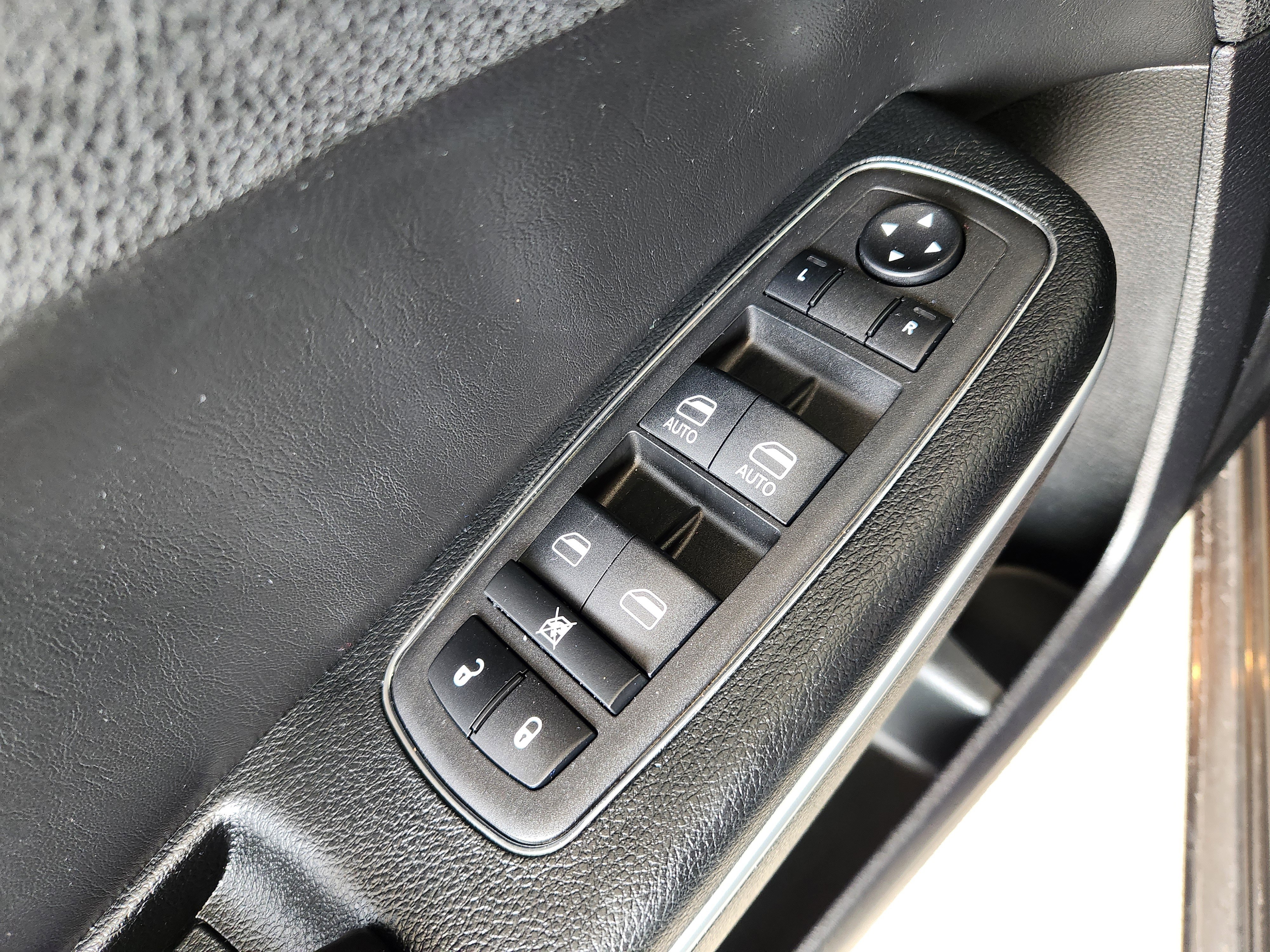 Used 2023 Chrysler 300 S RWD image 25