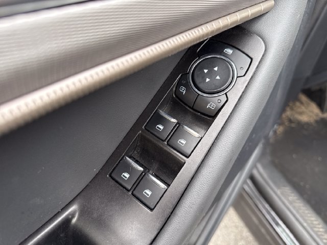 Used 2025 Ford Explorer Active AWD/4WD image 24