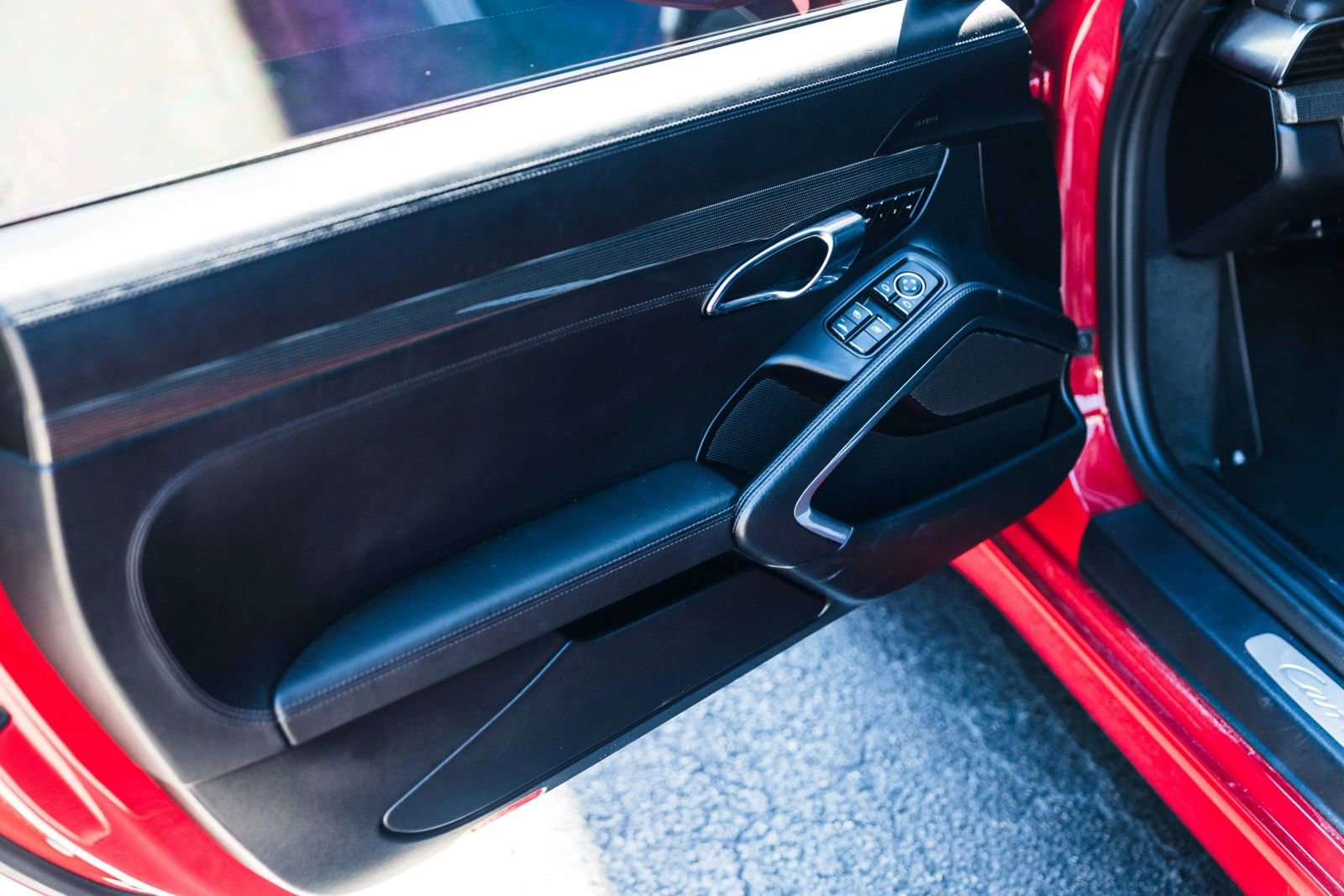 Used 2018 Porsche 911 Carrera image 33