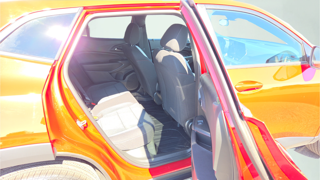 New 2026 Chevrolet Trax RS FWD image 31