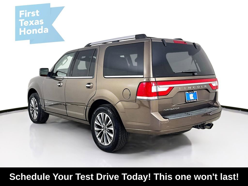 Used 2017 Lincoln Navigator Select RWD image 5