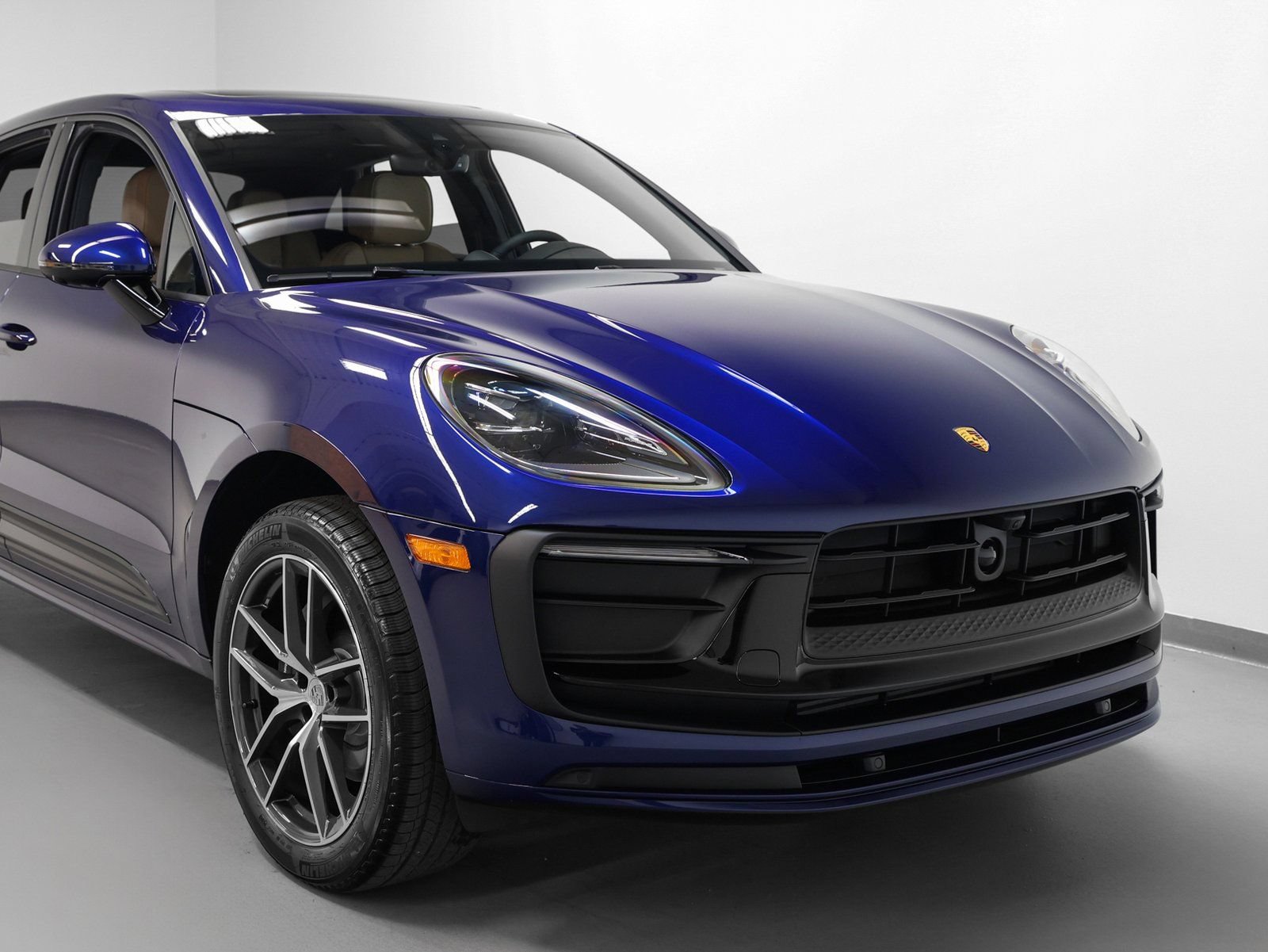 Certified 2026 Porsche Macan AWD/4WD image 9