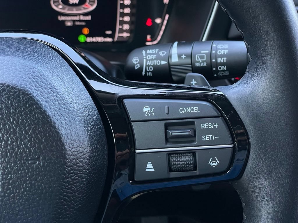 Used 2025 Honda Pilot Elite image 14
