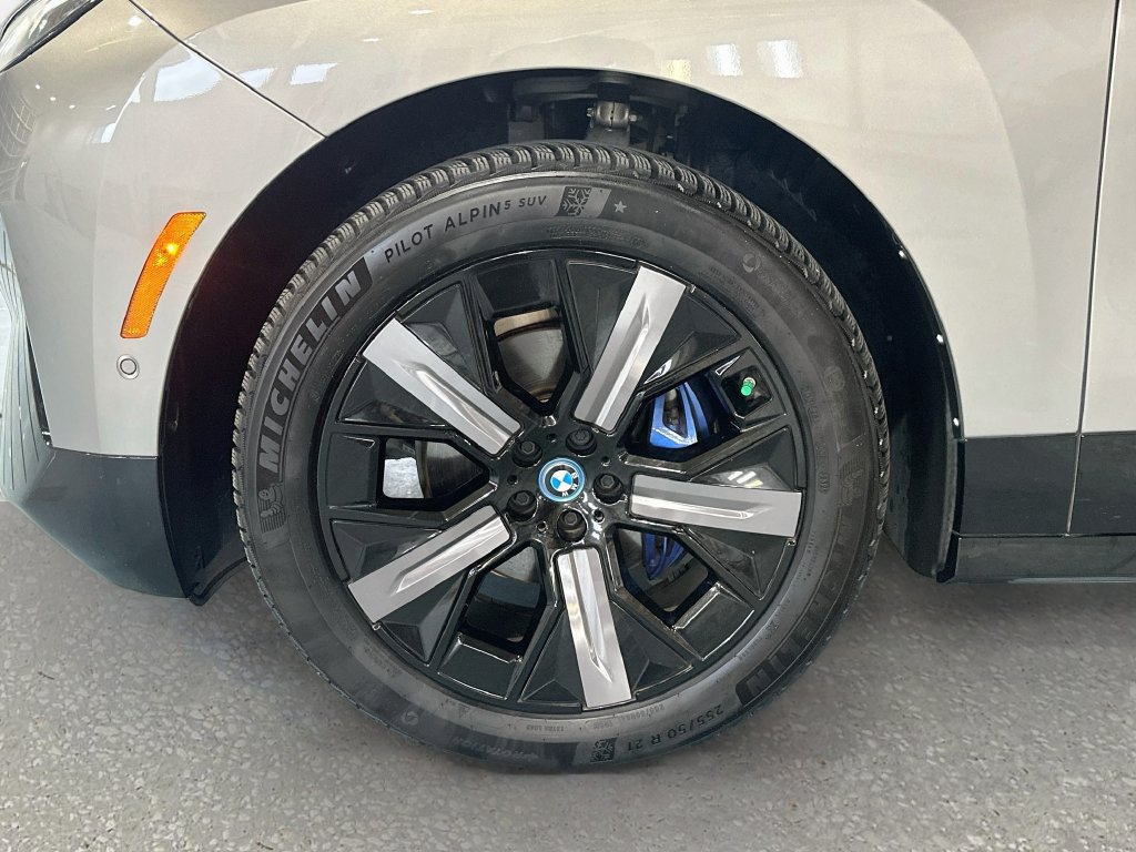 Certified 2024 BMW iX xDrive50 w/ Sport Package AWD/4WD image 32