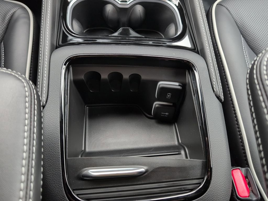 New 2026 Chrysler Pacifica Limited AWD/4WD image 38