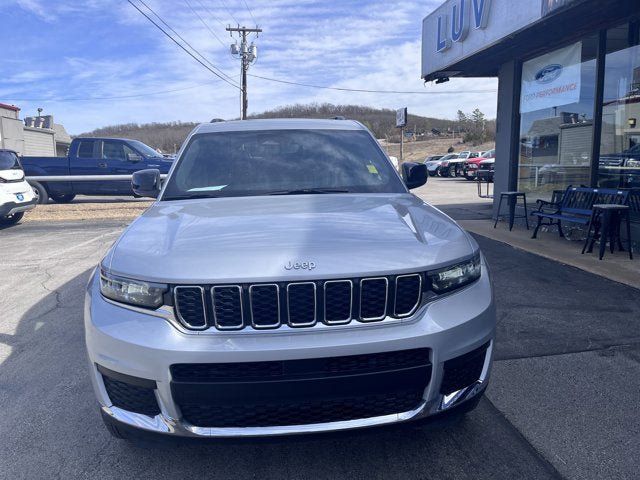 Used 2024 Jeep Grand Cherokee L Laredo image 3