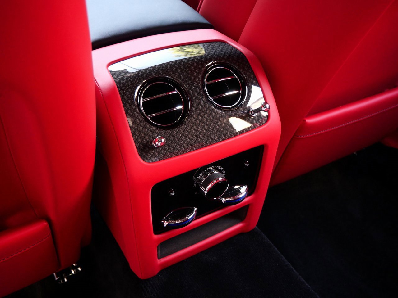 New 2025 Rolls-Royce Ghost Black Badge image 30