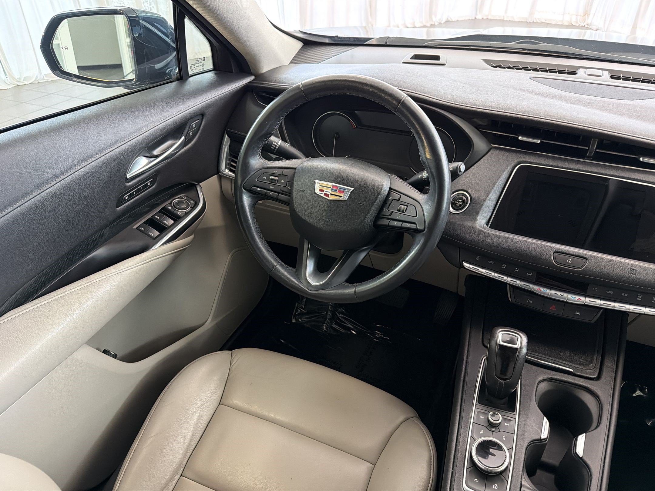 Used 2019 Cadillac XT4 Premium Luxury w/ Driver Awareness Package FWD image 26
