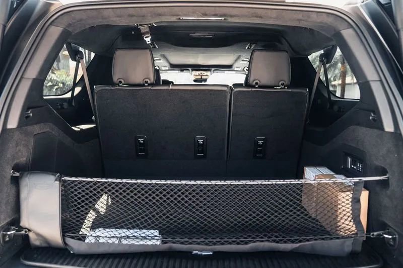 Used 2025 Cadillac Escalade ESV V AWD/4WD image 22