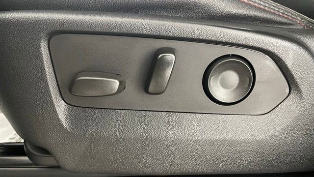 Used 2022 Chevrolet Suburban RST w/ Luxury Package image 34