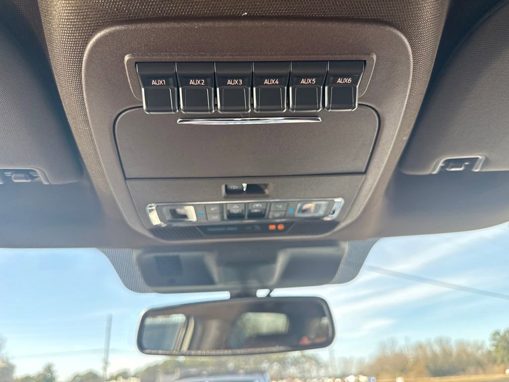 New 2026 Ford F350 King Ranch w/ FX4 Off-Road Package image 17