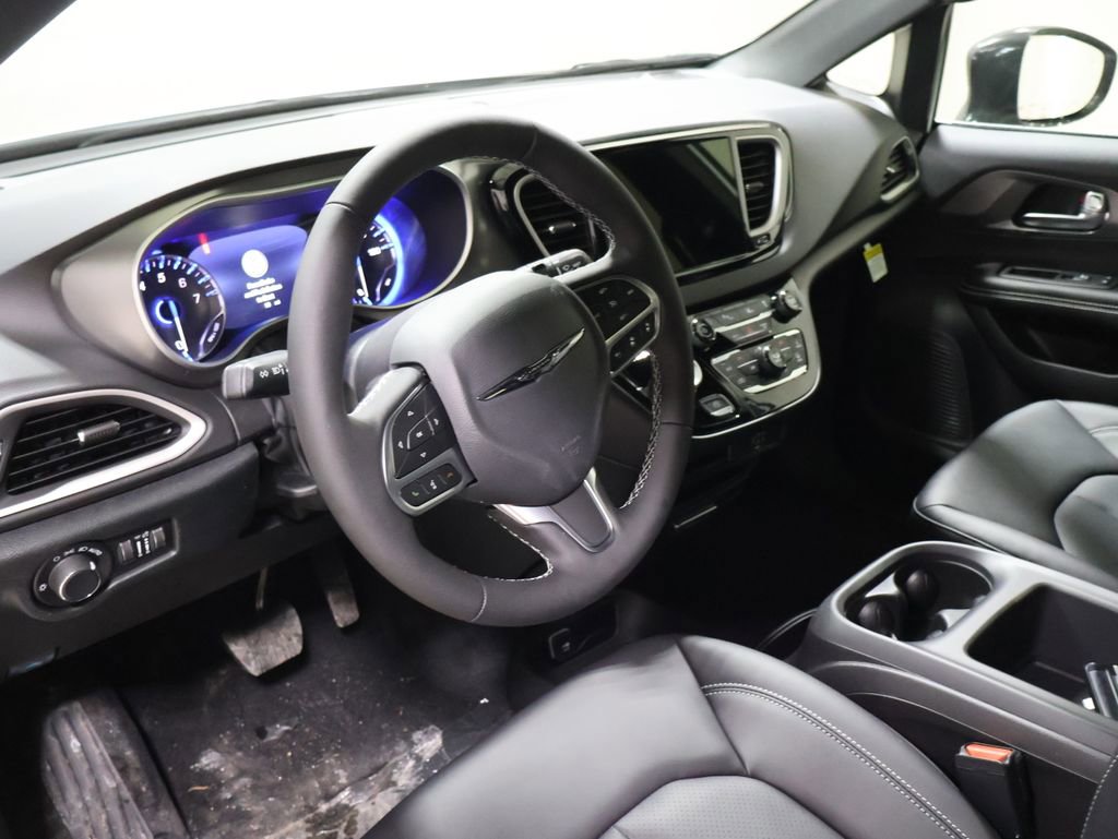 New 2026 Chrysler Voyager LX image 20