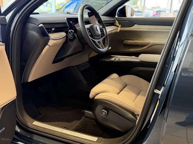 New 2026 Volvo EX90 Plus RWD image 13