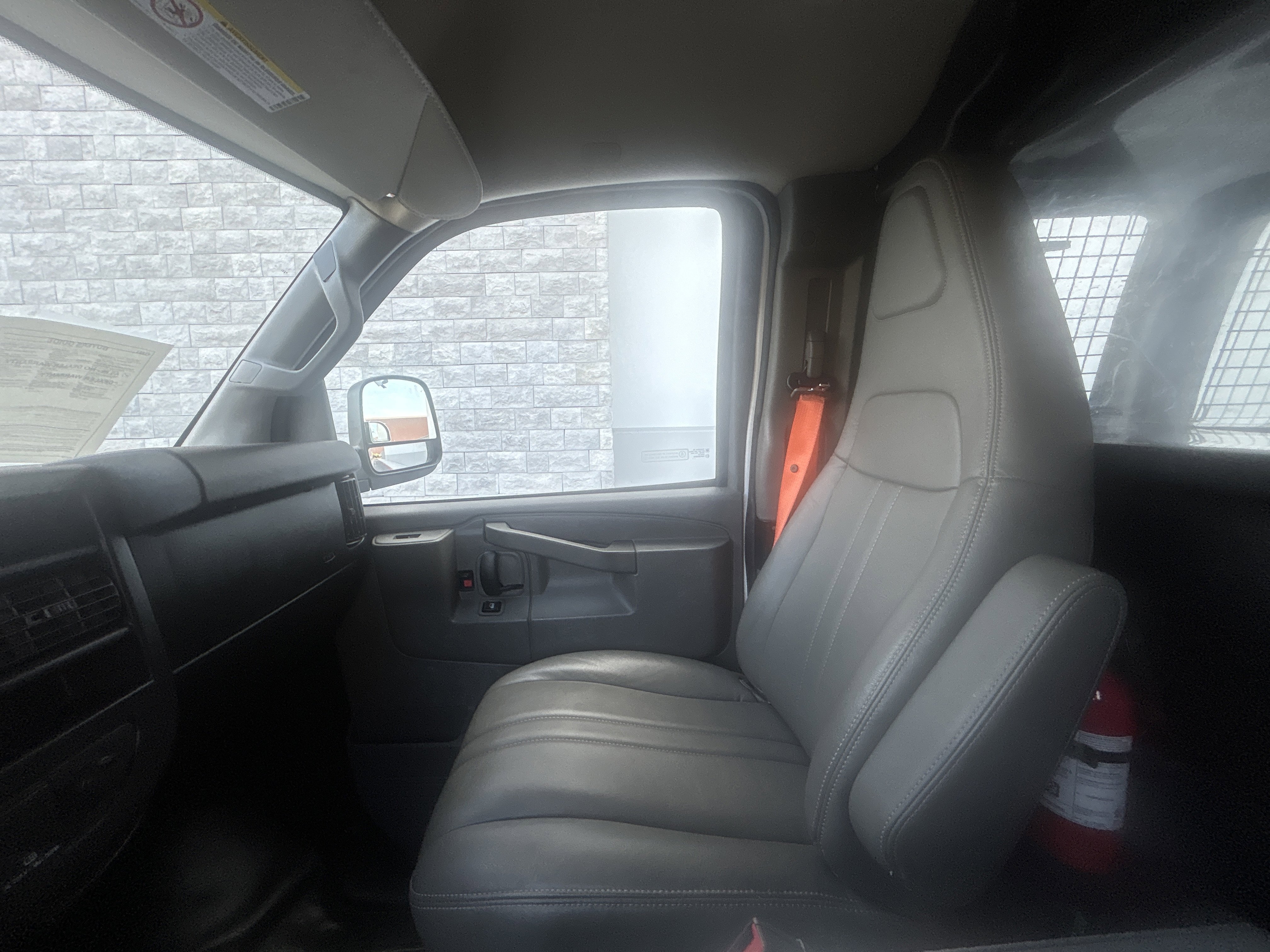 Used 2017 Chevrolet Express 2500 RWD image 5