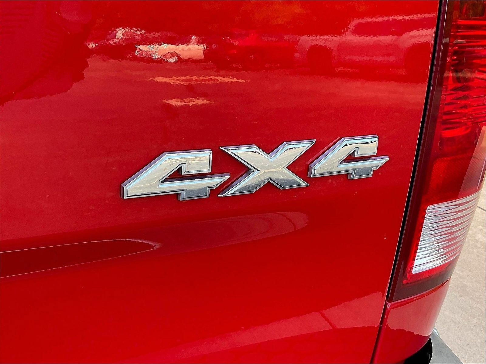 Used 2016 RAM 1500 Classic SLT AWD/4WD image 23