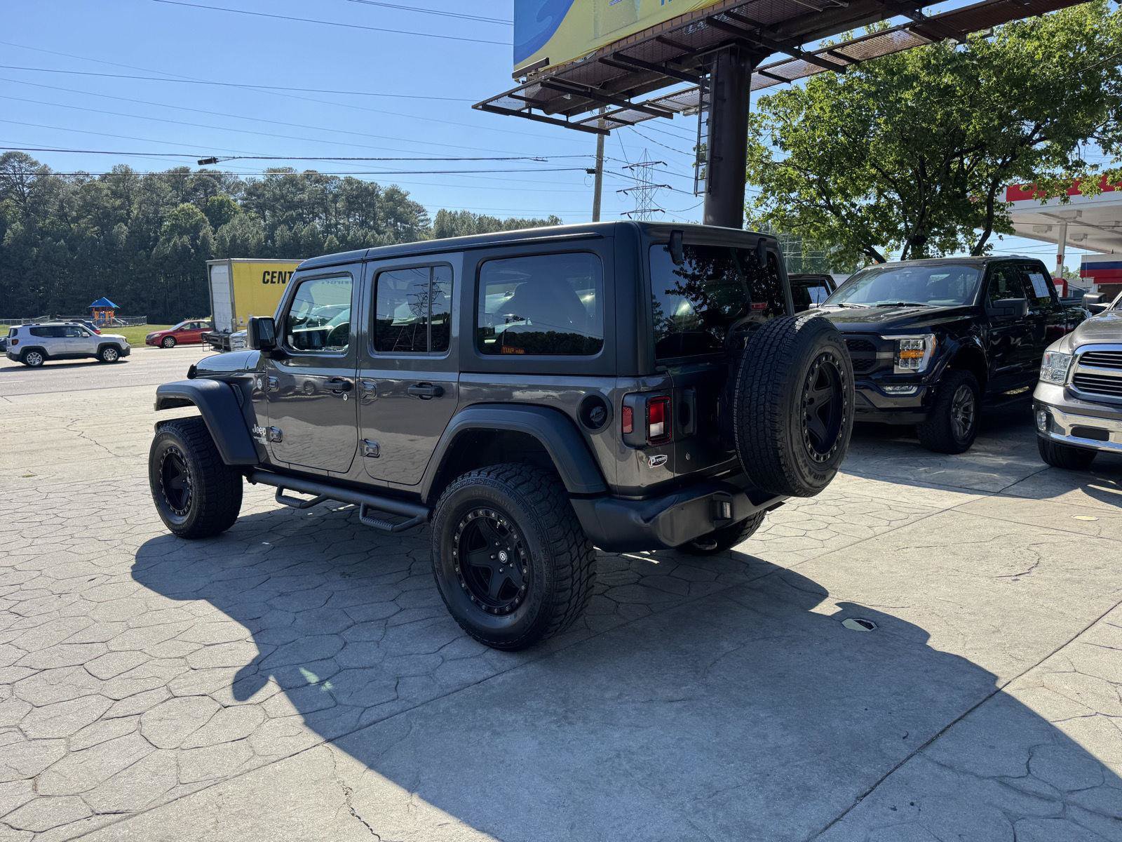 Used 2018 Jeep Wrangler Unlimited Sport AWD/4WD image 8