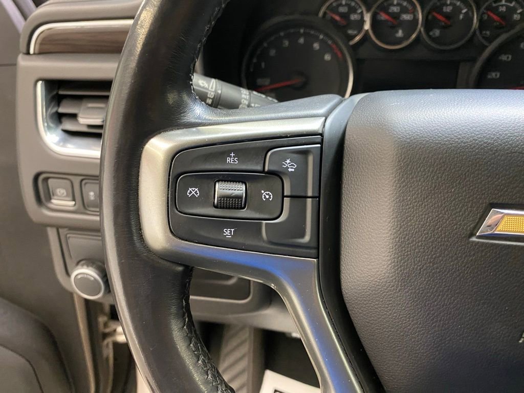 Used 2021 Chevrolet Suburban LT RWD image 32